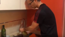 Víctor Hernández cocina gallo a la plancha